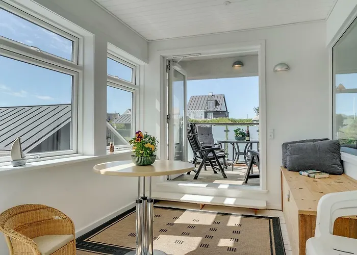 Lokken Bright Apartment