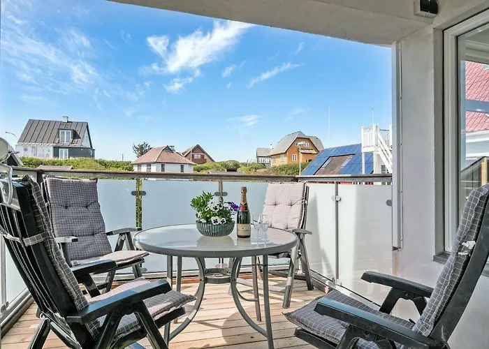 Lokken Bright Apartment